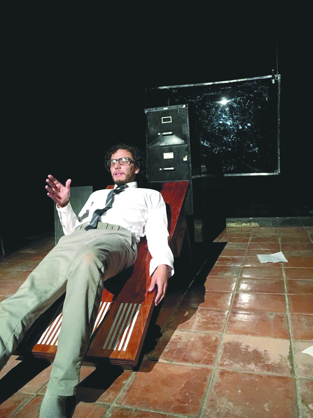 $!‘Manual para correr en línea recta’: Una obra para aprender a volar