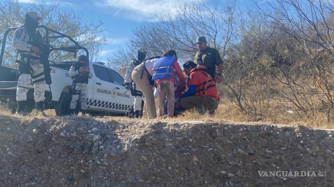 $!En la aeronave se les proporcionaron chalecos salvavidas y se verificó su estado de salud.