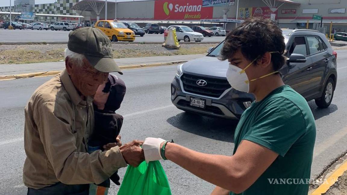 $!Jóvenes de Saltillo se solidarizan para apoyar a los más necesitados