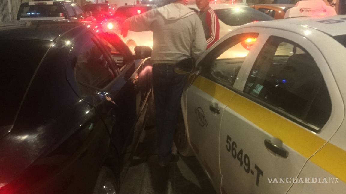 $!Arrecia desabasto de gasolina en la capital de Coahuila tras colapso de la carretera Saltillo-Monterrey