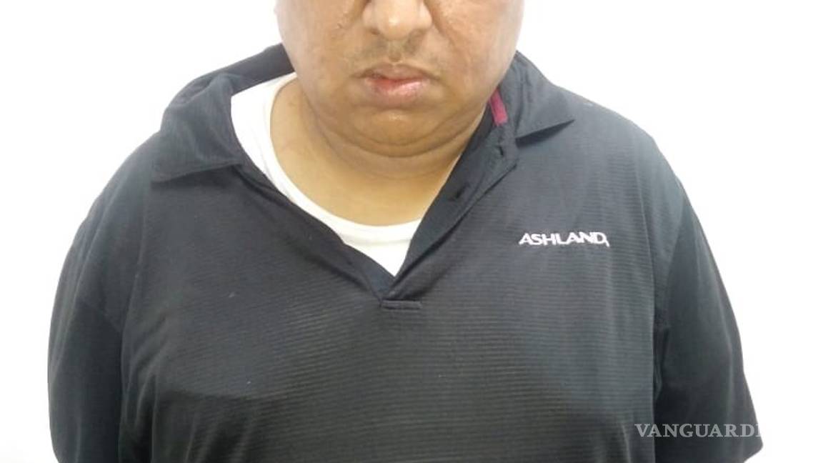 $!Acabó golpeado y detenido por 'terminar' sobre una joven en un camión