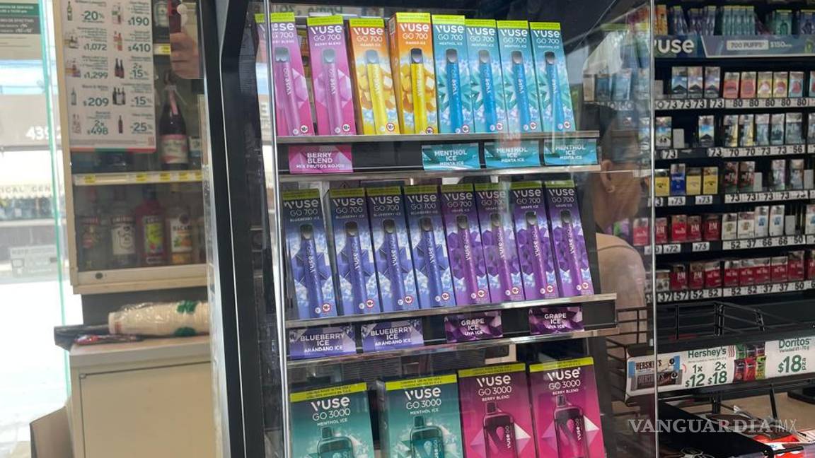 $!En algunas tiendas de conveniencia e inclusive farmacias, están visibles los vapeadores para su venta.