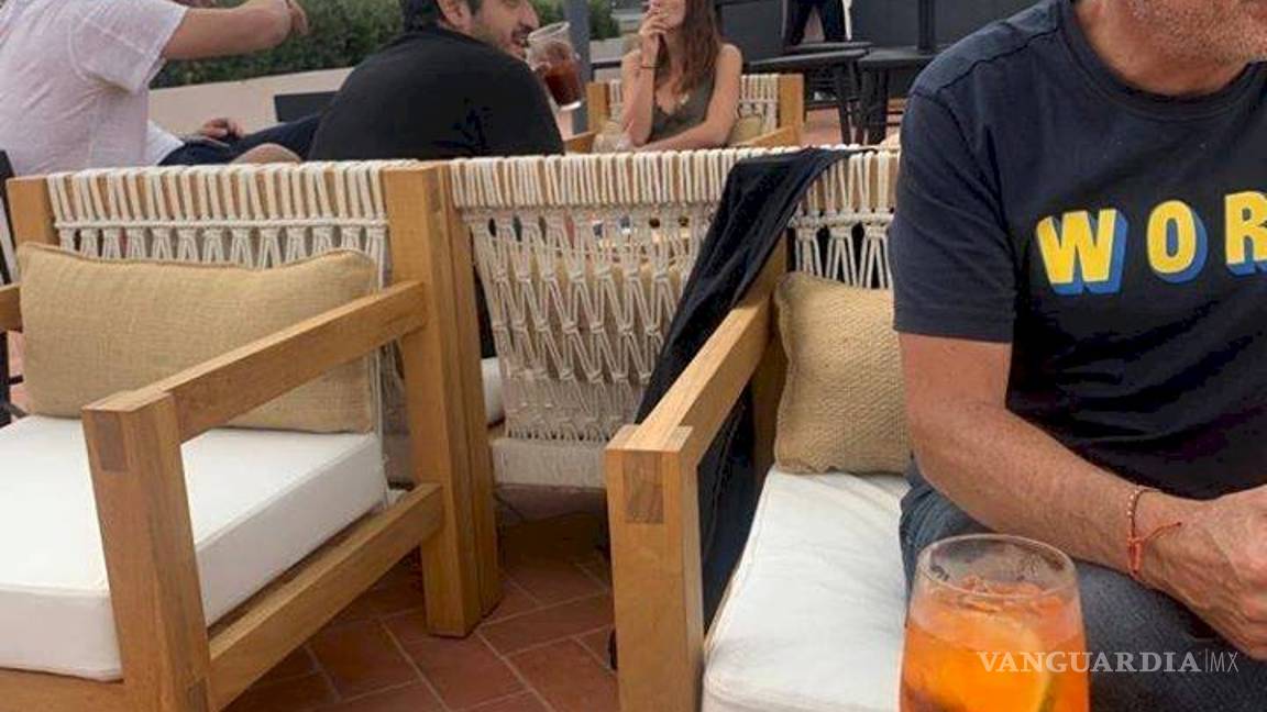 $!Hijo de AMLO no andaba en Italia, sino en un exclusivo bar de la CDMX