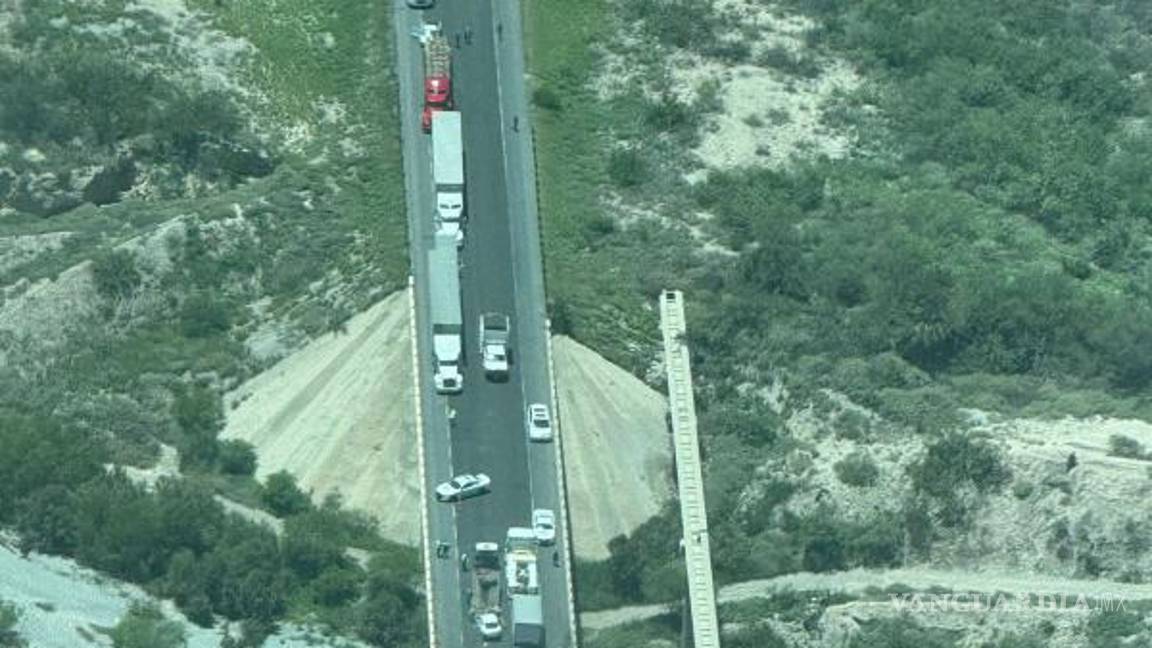 $!La circulación en el libramiento Norponiente fue cerrada por varias horas mientras se realizaban las diligencias periciales tras el accidente fatal.