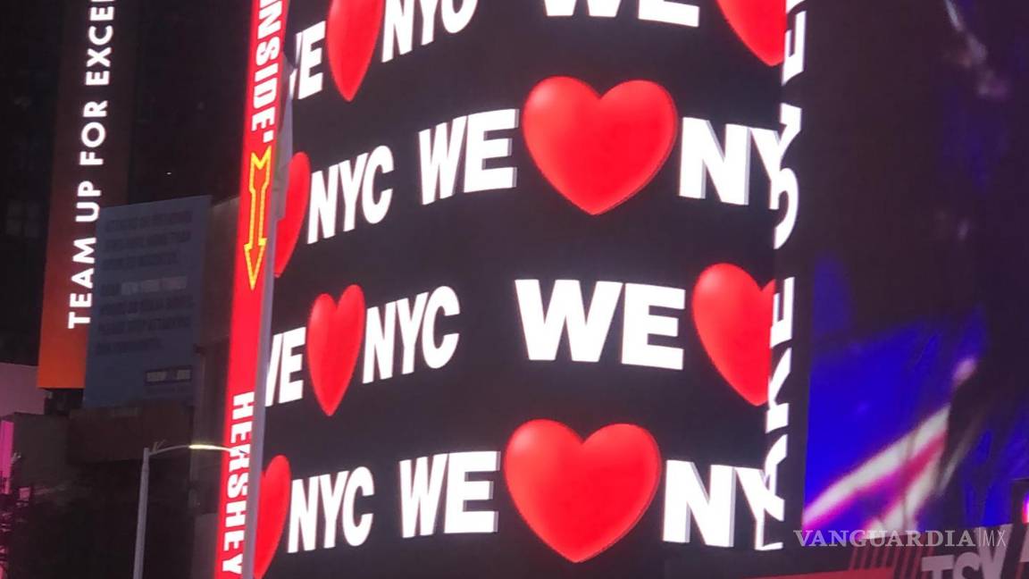 $!Vista del nuevo logo We Love NYC en el icónico sector de Times Square, en Nueva York.