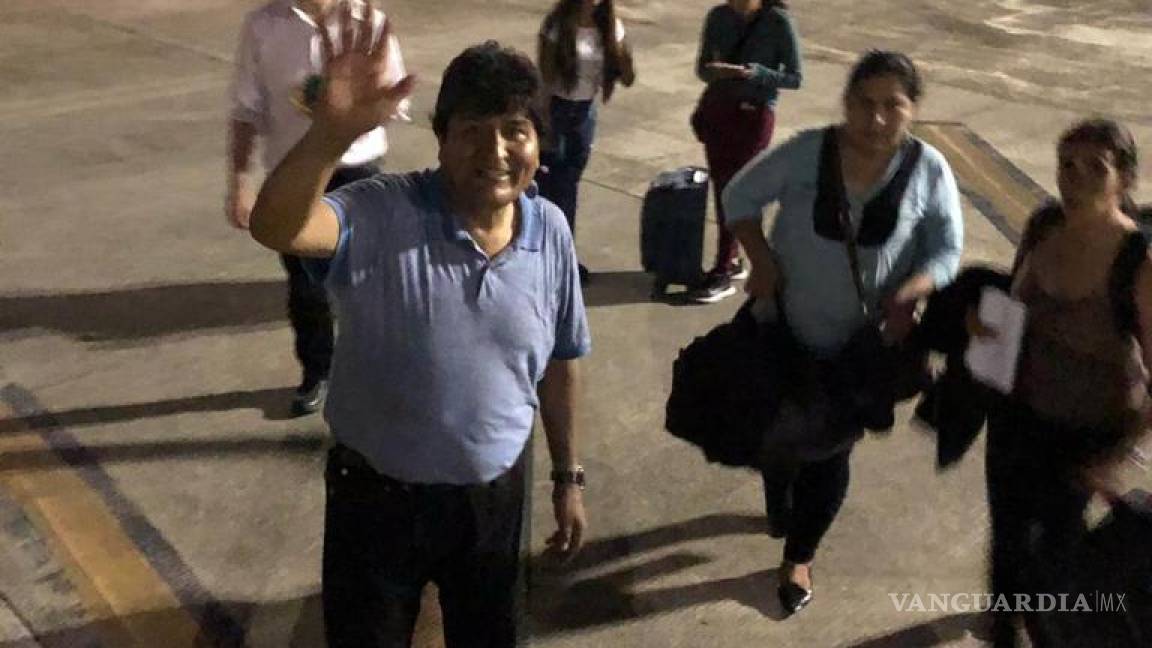 Se retrasa llegada de Evo Morales a México; hace escala en Paraguay