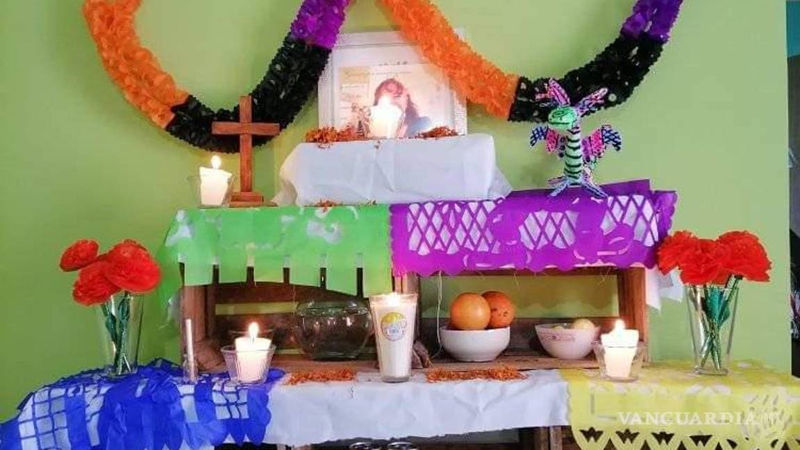 $!¿Ya viste estos altares en Saltillo? Dedicados a familiares, Walt Disney, Juan Gabriel, Cri-Cri y más (Fotos)