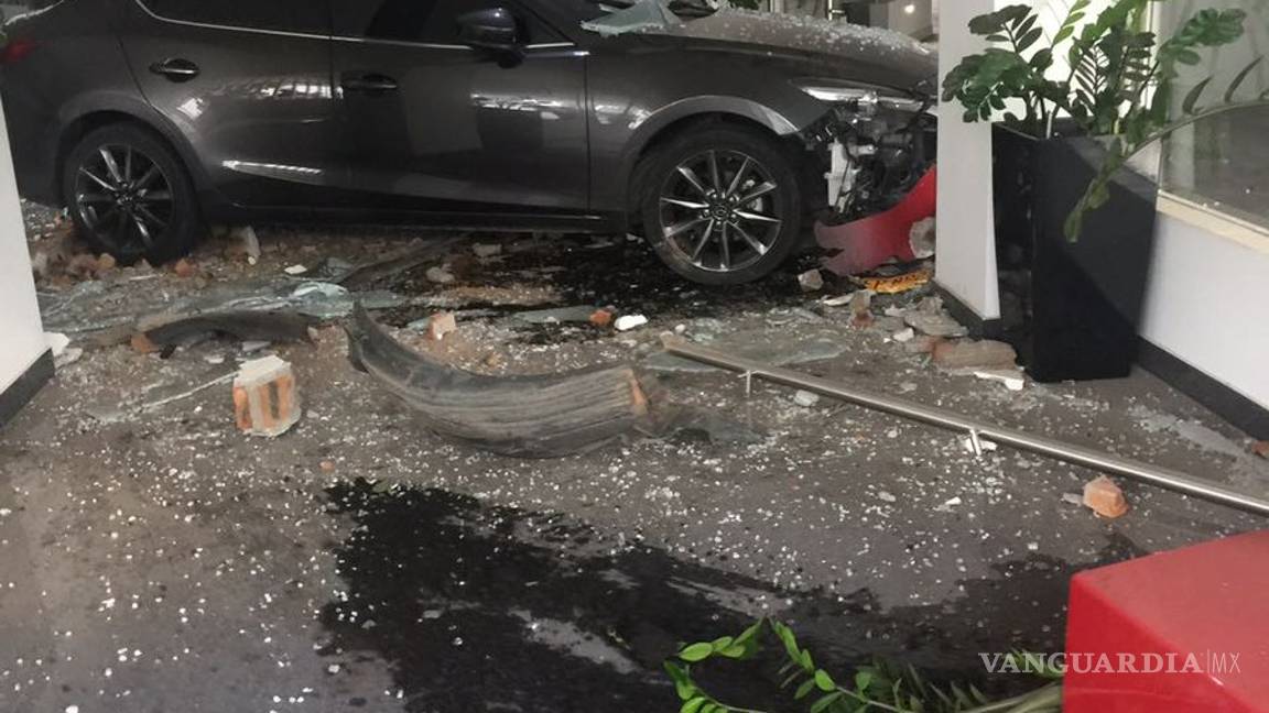 $!Estrelló su auto en motel donde estaba su esposo, con la 'otra'