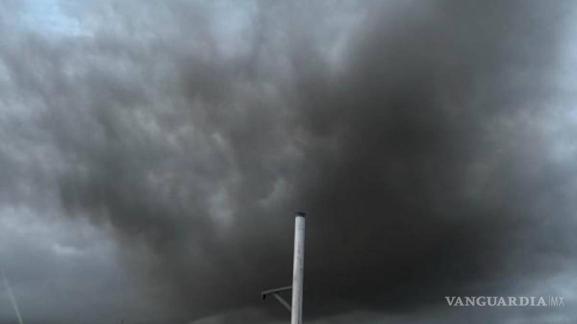 $!Una gran nube de humo se podía apreciar desde diferentes puntos.