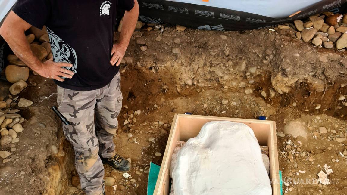 $!Mariusz Stepien realiza uno de los descubrimientos más importantes de la Edad de Bronce en Escocia