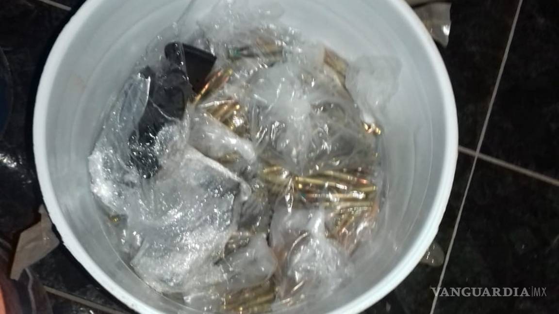 $!Autoridades aseguran armas y en finca de Torreón; descubren un cadáver