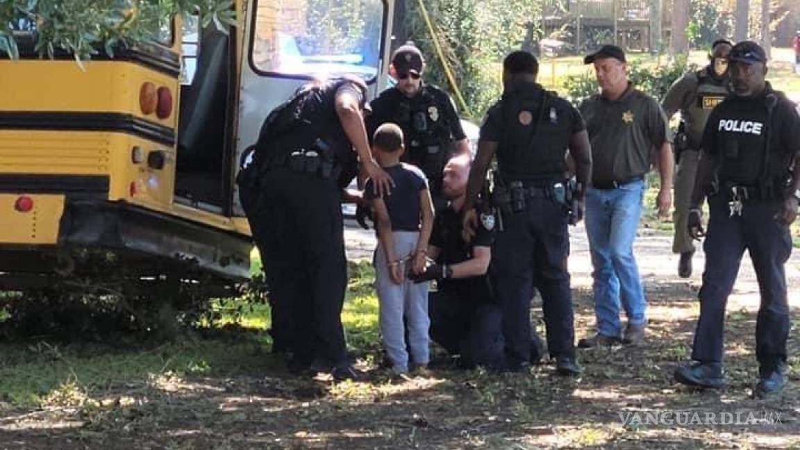 ¡Diablillo!, arrestan a niño por robar autobús escolar y causar persecución
