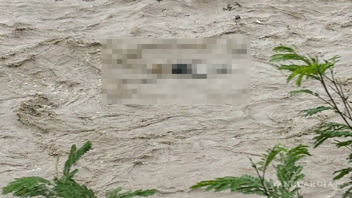 Buscan cuerpo de hombre que iba flotando en corriente del Río Santa Catarina, en Nuevo León