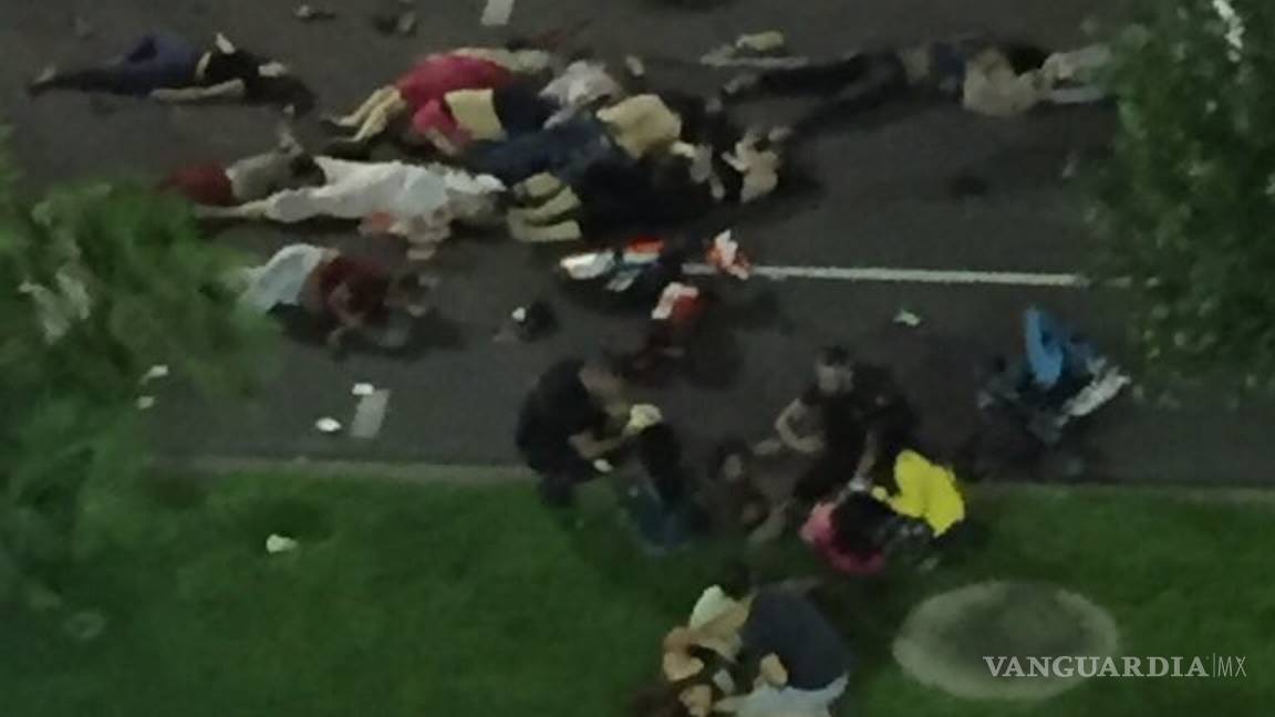 $!Un camión arremetió contra multitud en Francia; se reportan 74 muertos y más de 100 heridos