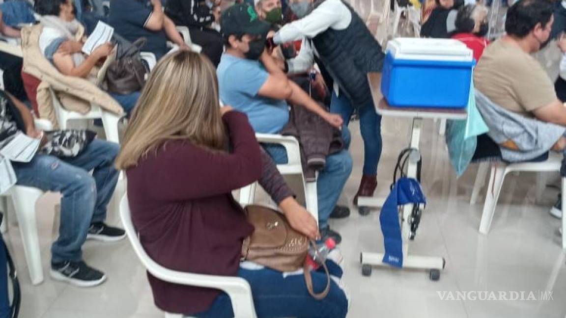 Aplican refuerzo de vacuna contra el COVID en San Buenaventura
