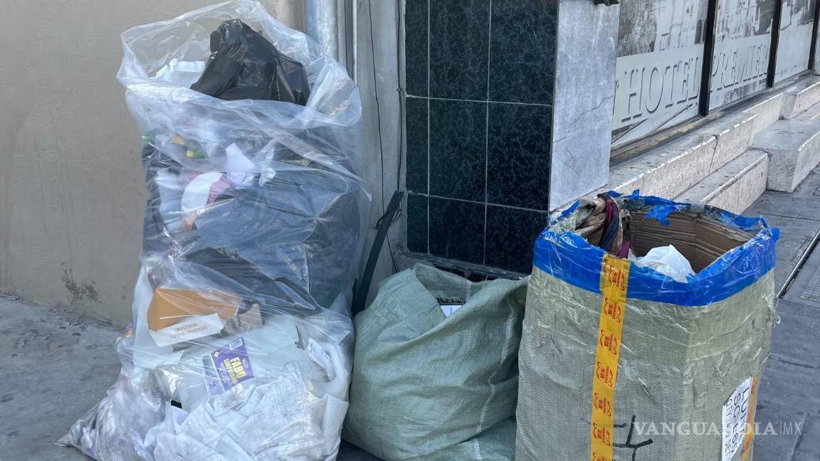 $!El Municipio de Saltillo solicitó “guardar” la basura hasta que el camión recolector pase...
