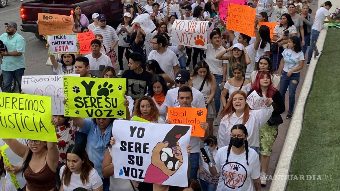 ‘Bomberos asesinos’; ciudadanos exigen justicia por muerte de perritos en Monclova