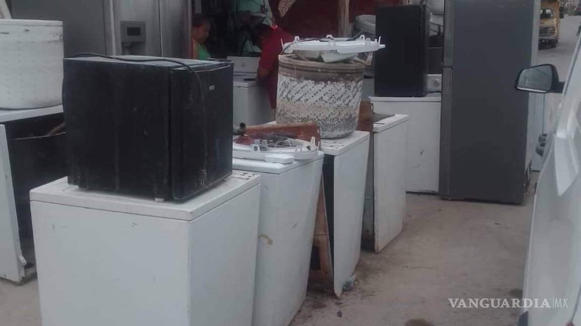 Acuña: Talleres de lavadoras operan en casas de interés social y obstruyen banquetas