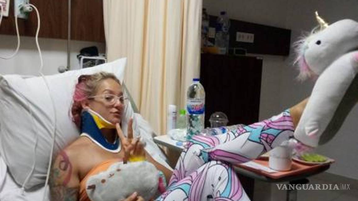 $!Chica acróbata se rompe el cuello tras brutal caída, sobrevivió (video)