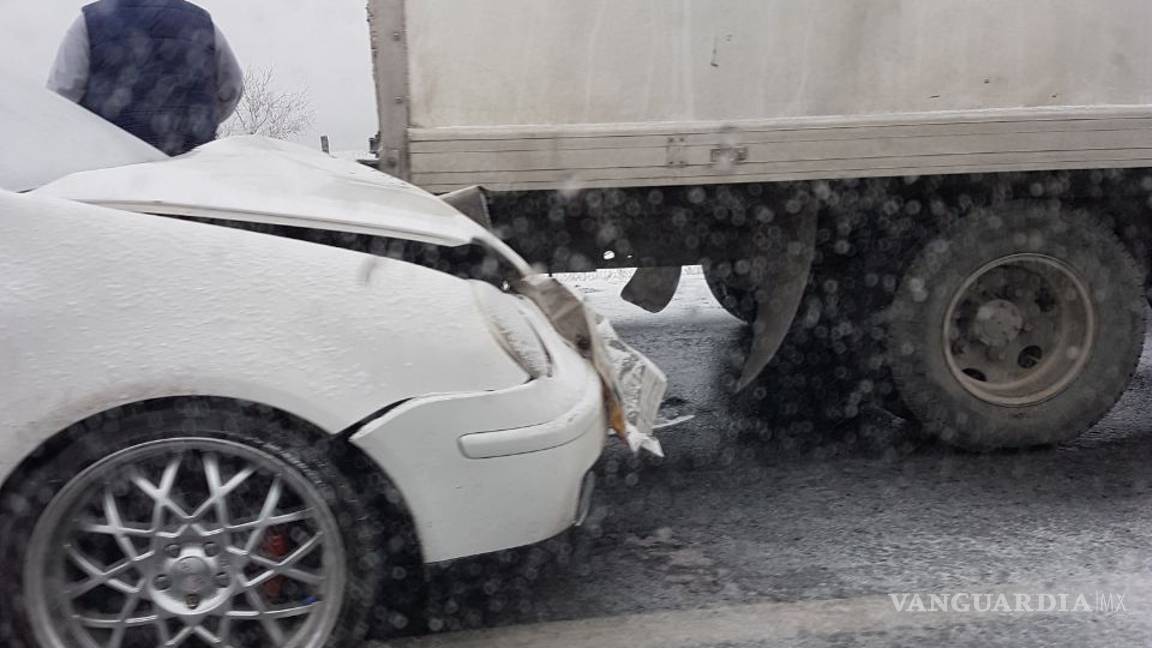 $!Hielo y velocidad: una mala combinación en libramiento Oscar Flores Tapia