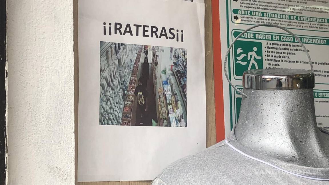 $!¿El muro de la vergüenza? en centro de Saltillo, locatarios exhiben a ladrones y asaltantes