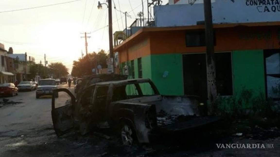 $!Cártel del Noreste muestra su poderío armado en calles de Nuevo Laredo, Tamaulipas... ¡a plena luz del día! (video)