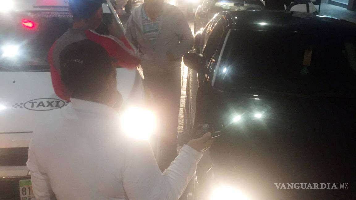 $!Arrecia desabasto de gasolina en la capital de Coahuila tras colapso de la carretera Saltillo-Monterrey