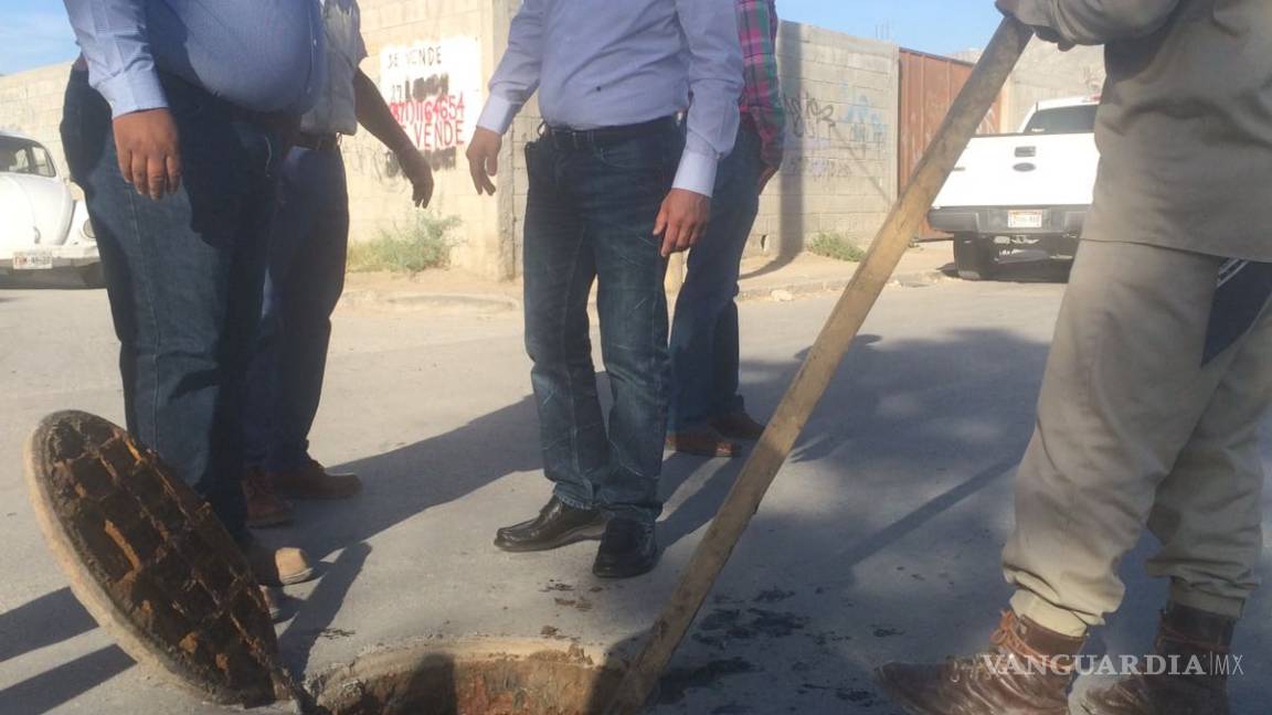 $!Limpia Simas Torreón redes de drenaje en Impulso Comunal y Los Arenales