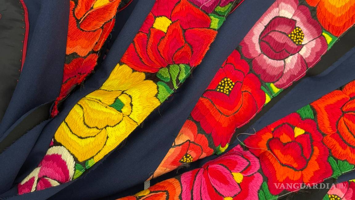 $!Mexicanos vistieron uniformes artesanales en inauguración de Juegos Olímpicos