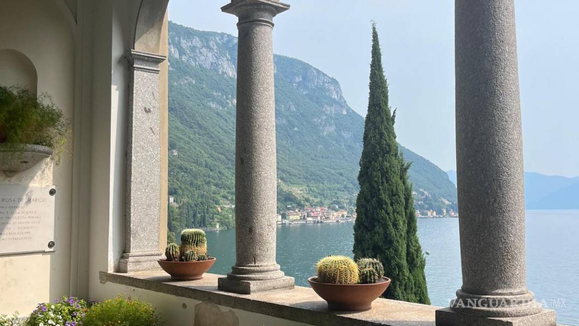 $!Sus aguas cristalinas, rodeadas de altas montañas y colinas cubiertas de vegetación, crean un escenario que parece sacado de un cuento de hadas.