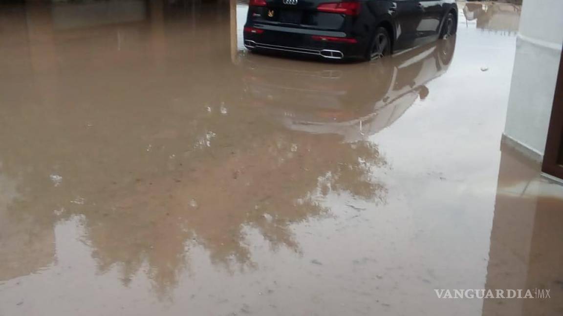 Acusan a hotel de inundaciones en colonia de Saltillo