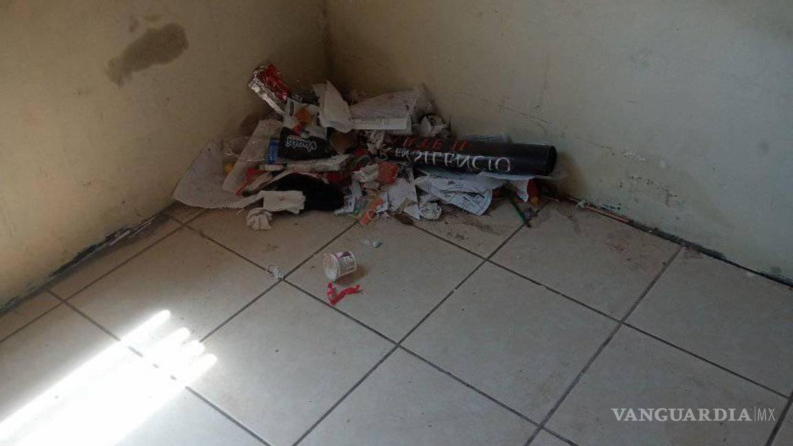 $!En diversos rincones de la vivienda se mostró basura acumulada.