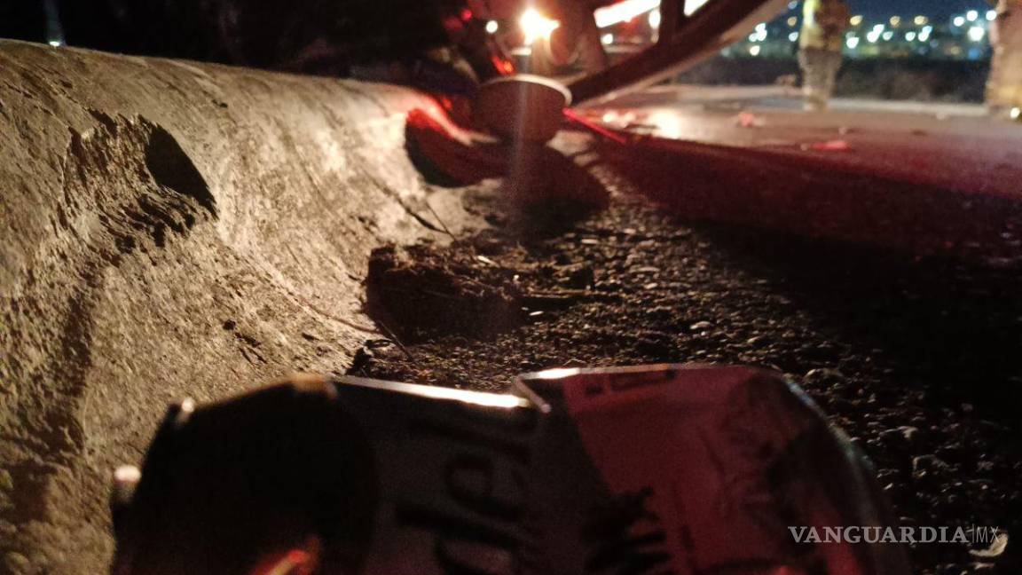 $!Dentro del vehículo se localizaron latas de cerveza, lo que refuerza la presunción de que el conductor manejaba en estado de ebriedad al momento del accidente.