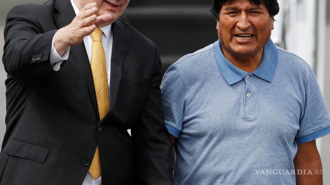 $!Ya en México, ¿Evo Morales le niega abrazo a Marcelo Ebrard?
