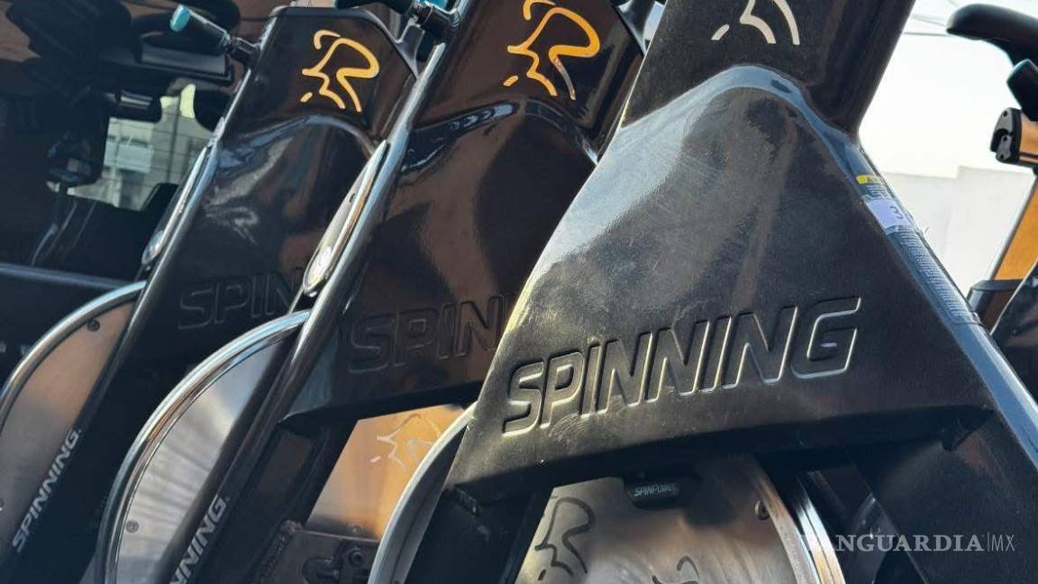 $!Decenas de personas coinciden en los gimnasios durante las horas pico.