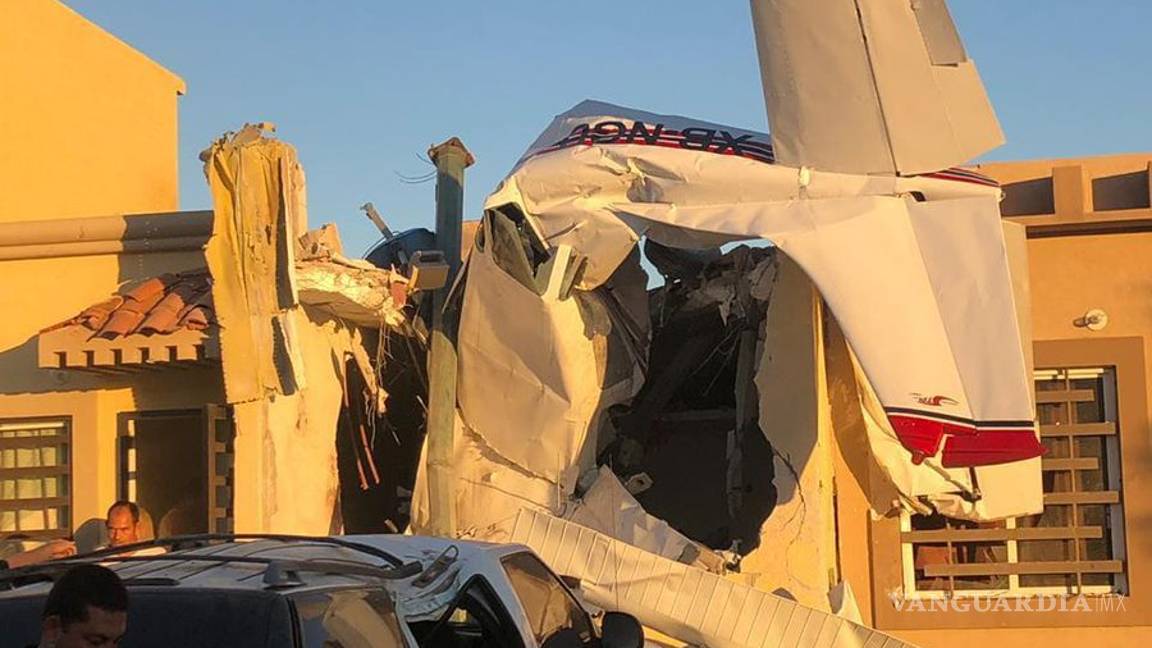 $!Avioneta se desploma sobre una casa en Sinaloa; hay cuatro muertos