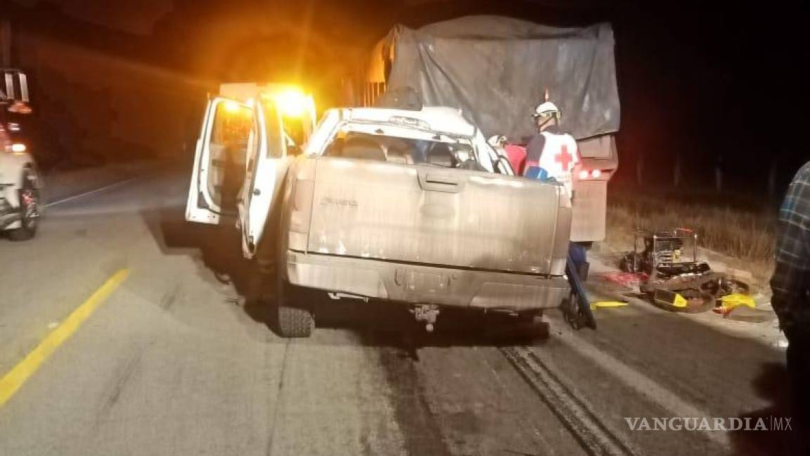 Sufren terrible accidente: chocan contra tráiler, mueren dos personas y seis heridos en gravedad en carretera MTY-Monclova