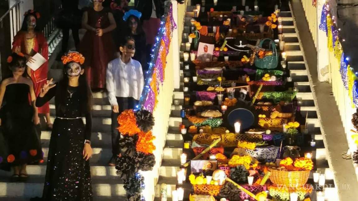 $!¿Ya viste estos altares en Saltillo? Dedicados a familiares, Walt Disney, Juan Gabriel, Cri-Cri y más (Fotos)