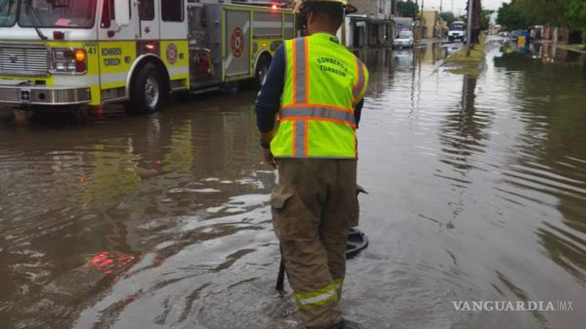 $!Los 59.8 milímetros de agua acumulada fueron en el transcurso de las 23:00 horas del sábado a las 04:30 horas de este domingo.