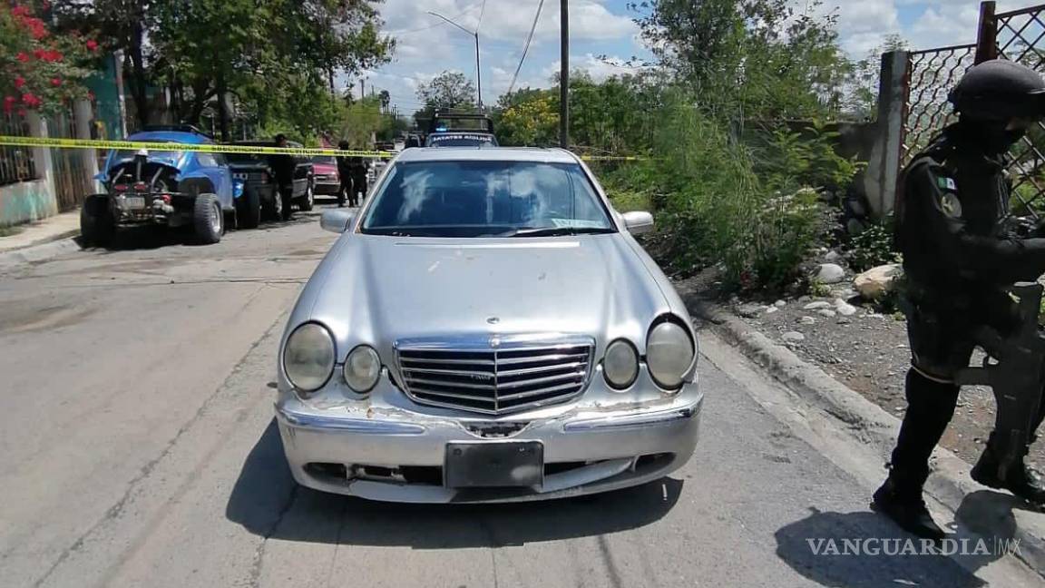 Fuerza Civil detiene a pareja por portación de armas y drogas en Nuevo León