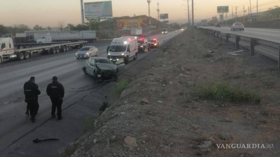 $!El accidente causó afectaciones en la circulación por más de una hora en dirección a Saltillo.