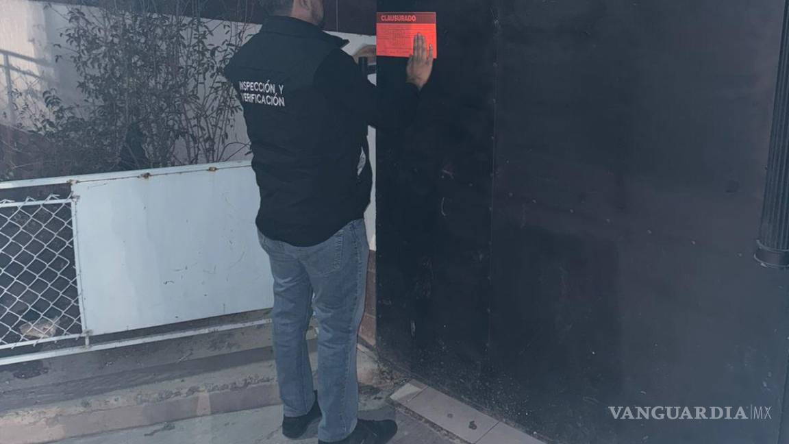 $!Una quinta en el ejido San Antonio de los Bravos fue cerrada por operar fuera de horario y carecer de permisos vigentes.