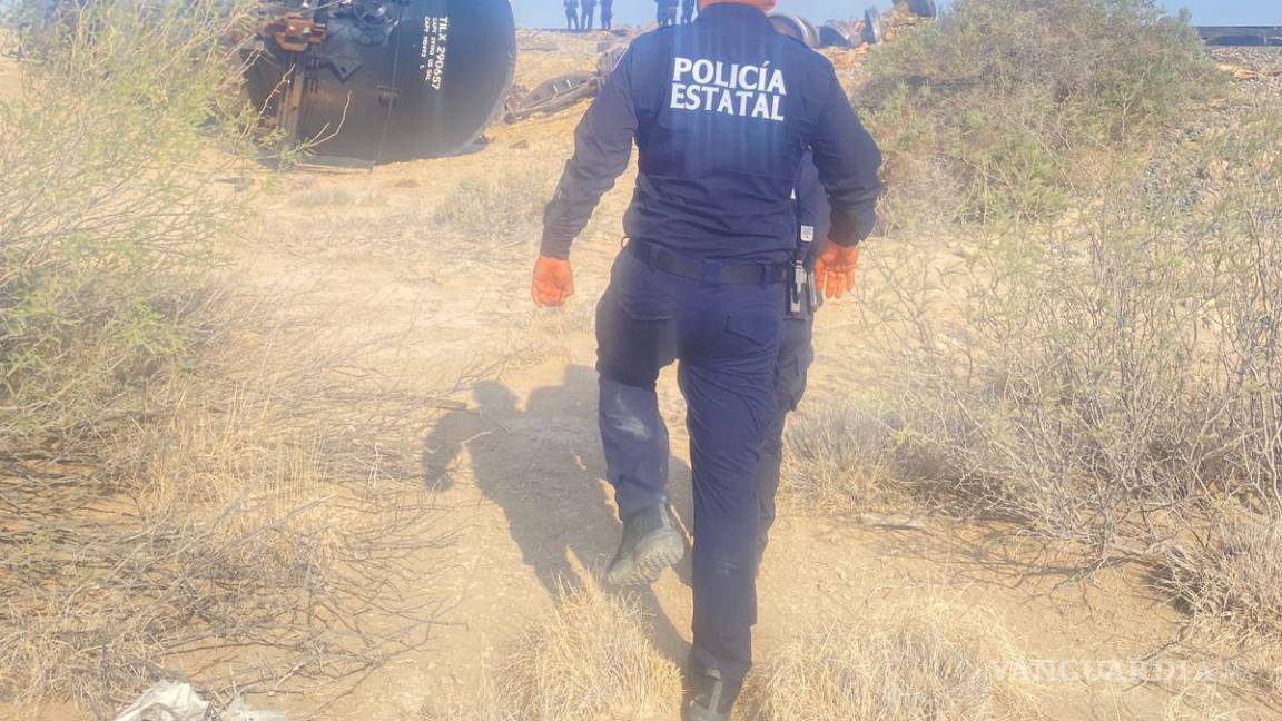 $!Policías, bomberos y Protección Civil acudieron al lugar tras el reporte recibido vía 911, alrededor de las 14:00 horas.