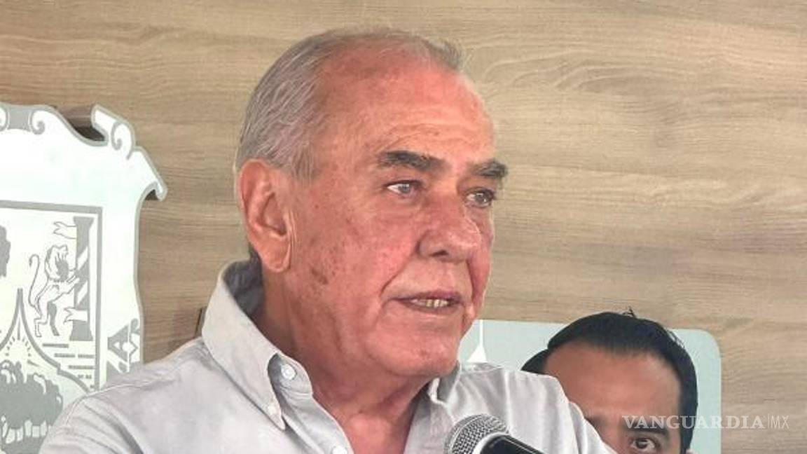 $!El secretario de Salud de Coahuila, Eliud Aguirre Vázquez, hizo un llamado a las mujeres a vencer el pudor y realizarse los estudios anuales.