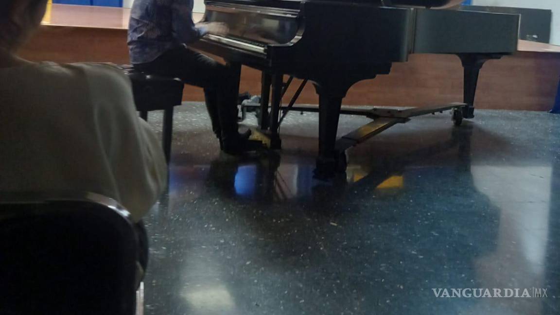 $!El concierto se realizó en la sala de Grupos y Talleres de la UAdeC.