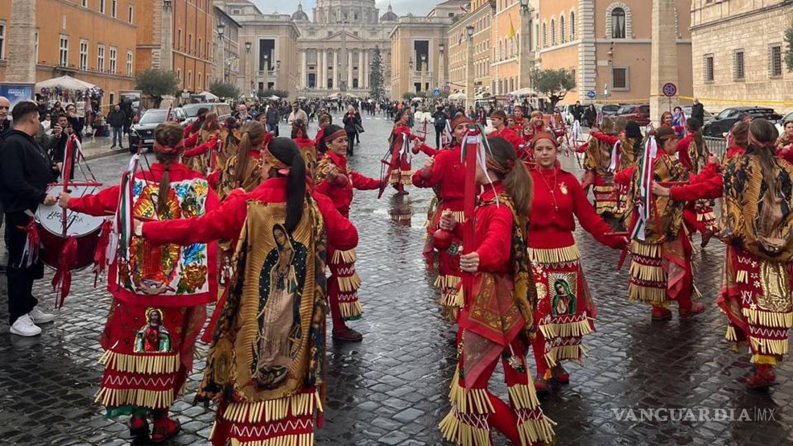 $!La cena estuvo acompañada de una presentación cultural, con la danza de matlachines, integrada por mujeres de la región Lagunera.