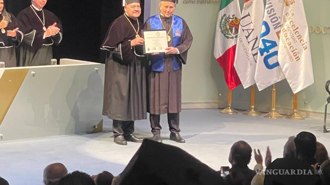 Recibe Doctorado Honoris Causa de la UANL, el cantautor Joan Manuel Serrat