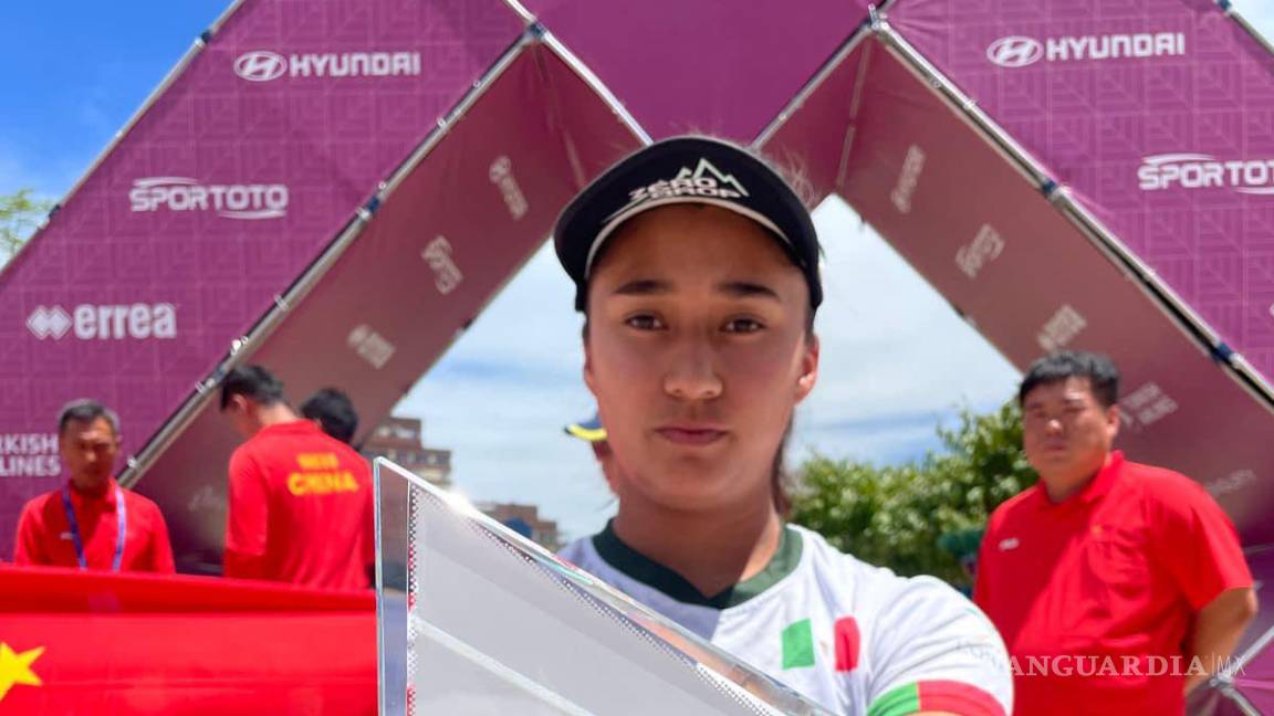 $!La coahuilense recibió un reconomiento por su logro en el Mundial de Tiro con Arco.