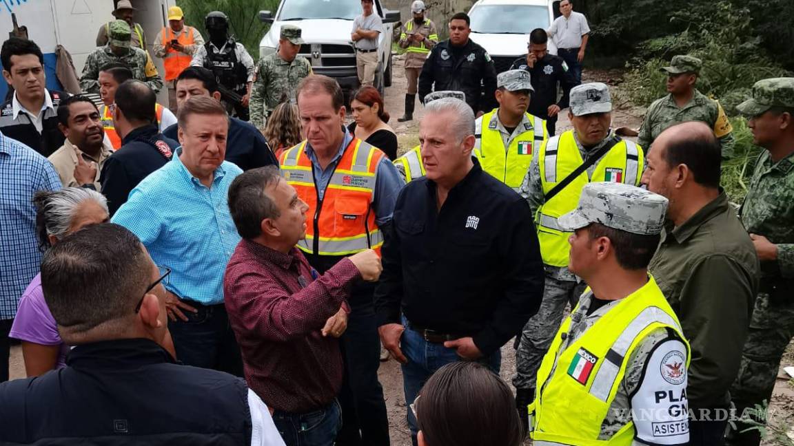 Visita Román Cepeda colonias inundadas de Torreón