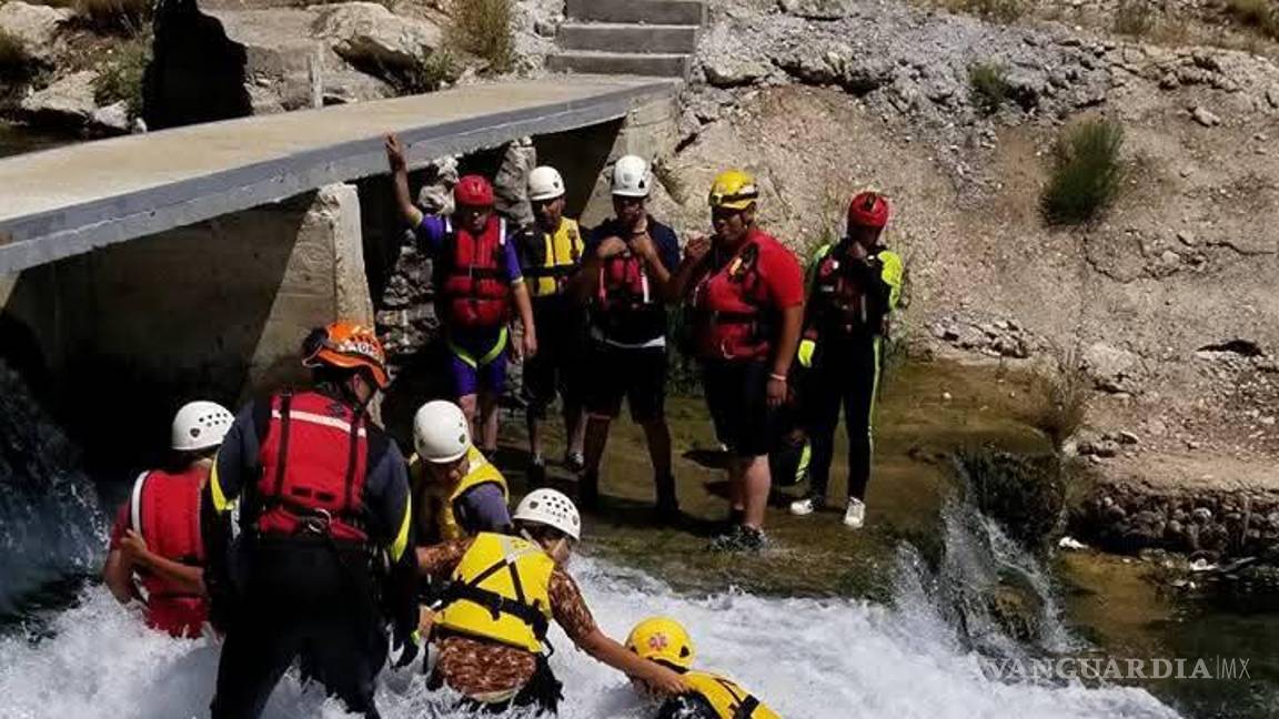 $!Voluntarios realizan búsqueda minuciosa en áreas afectadas para localizar víctimas.